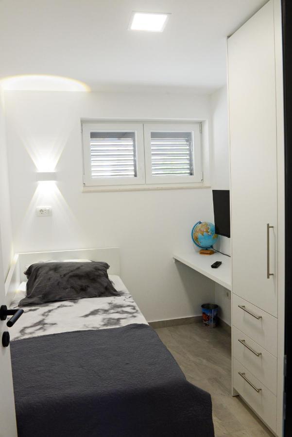 Apartman Milena Solin Luaran gambar